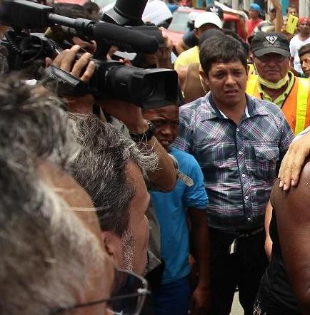 Correa cifra en 3.000 millones de dólares pérdidas por terremoto en Ecuador