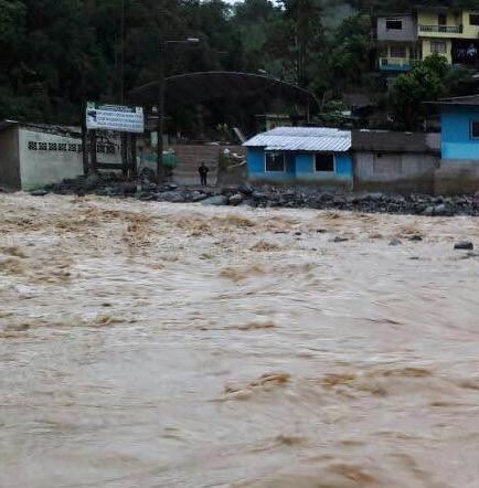 Al menos tres muertos tras el desbordamiento del río Damas en Santo Domingo