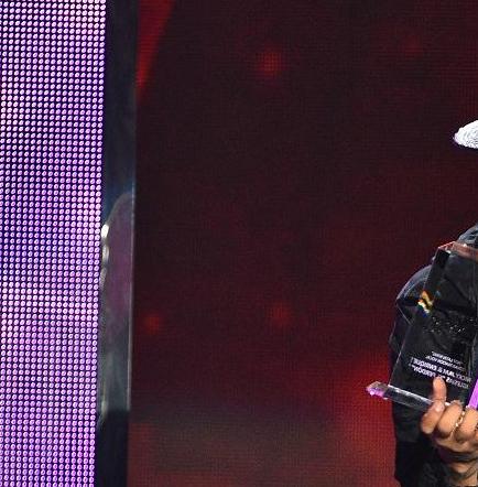 Nicky Jam gana con 'El perdón'