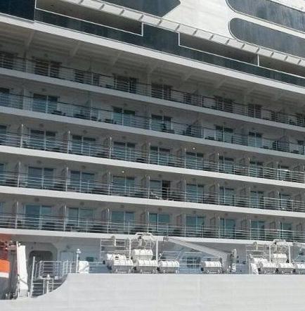 Crucero Marina con más de mil turistas suspende su visita a Manta