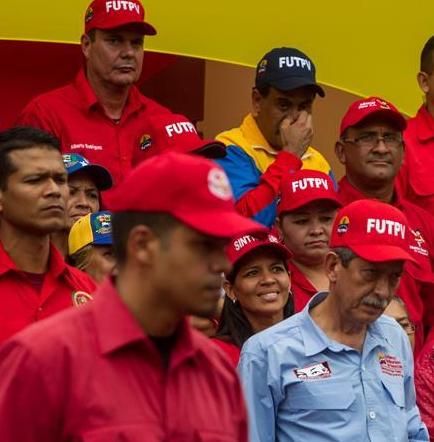 Chavismo pide congelar referendo contra Maduro 'si hay doble juego' opositor