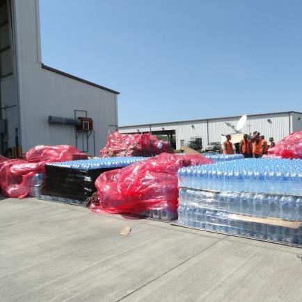 Ecuador recibe cargamentos de ayuda de Brasil e Irán para afectados por sismo