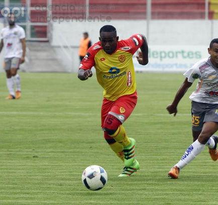 Delfín logró empatar 2-2 con Aucas, en Quito