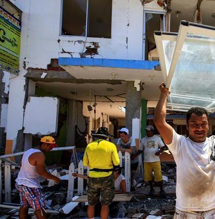 Cruz Roja Española envía alojamientos para afectados por terremoto de Ecuador