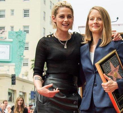 Jodie Foster desvela su estrella en el Paseo de la Fama de Hollywood