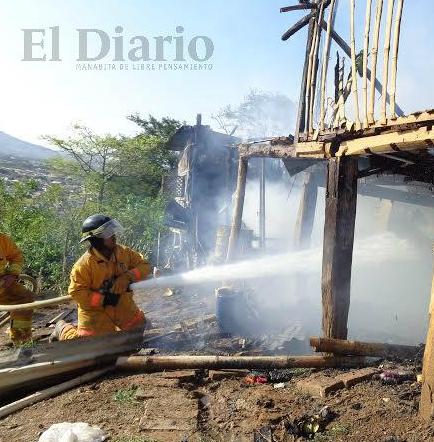 Dos familias de Andrés de Vera perdieron sus pertenencias por un incendio