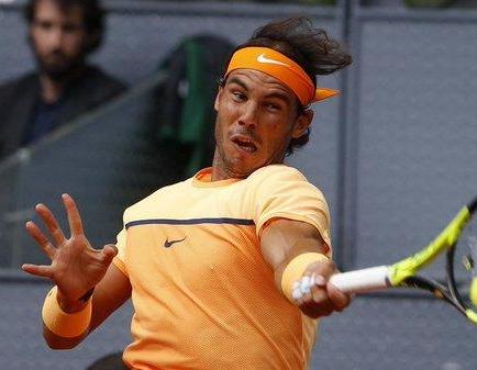 Nadal sufre ante Sousa y logra las semifinales contra Murray