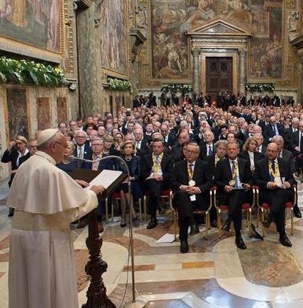 El papa sueña una Europa sin muros y 'donde ser emigrante no sea un delito'