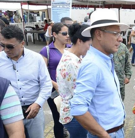 Jorge Glas y Lenin Moreno recorrían el aeropuerto Reales Tamarindos durante sismo