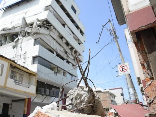 Tres edificios de Portoviejo serán demolidos por implosión