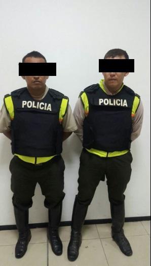 Dos policías activos por transportar droga en Guayaquil