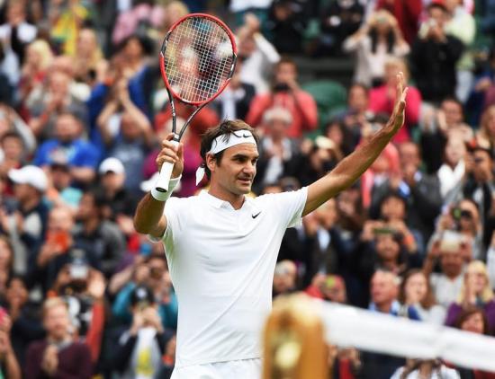 Federer vence a Pella en su debut en el Wimbledon