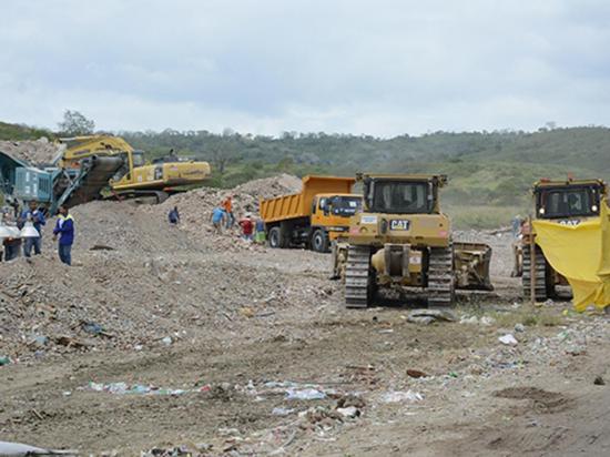 Municipio organiza a los recicladores de la  escombrera La Solita