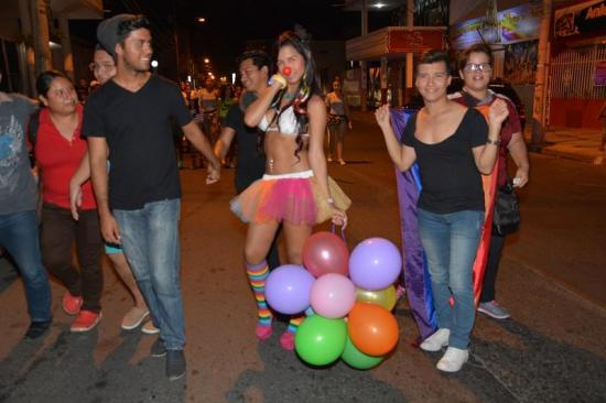 El desfile del Orgullo Gay se tomó varias calles de Manta