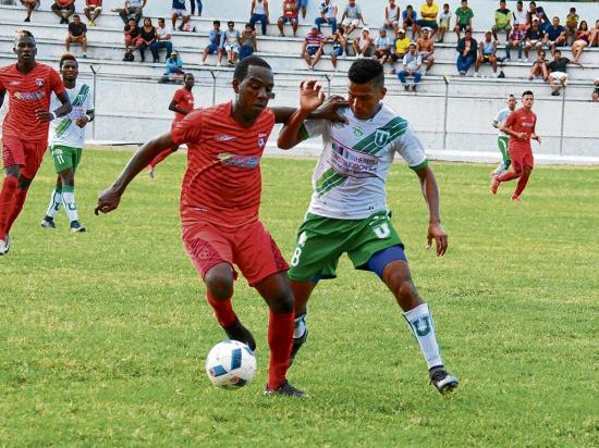 Colón FC y Liga de Portoviejo empatan 1-1 en el Reales Tamarindos