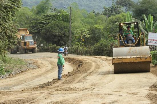 $43 millones para la rehabilitación de la vía Montecristi-Jipijapa-La Cadena