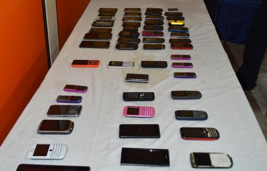 54 celulares sin papeles