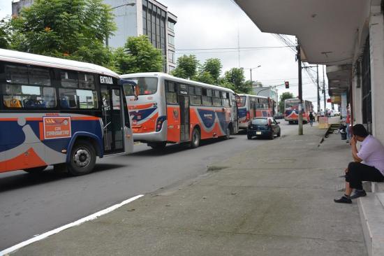 Sugieren la redistribución de rutas y frecuencias de buses