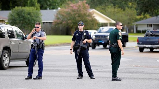 Tres policías muertos tras ser tiroteados en Baton Rouge, EE.UU.