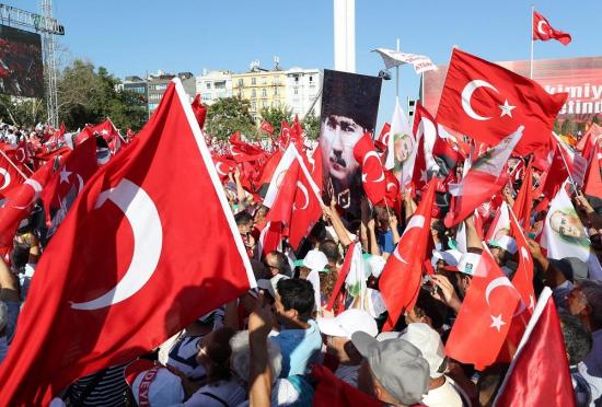 Periodistas austríacos acusan a Turquía de convertirse en un Estado fascista