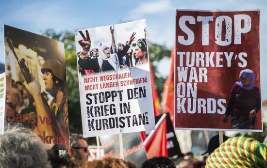 Turquía cierra un centenar de medios de comunicación por conexiones golpistas