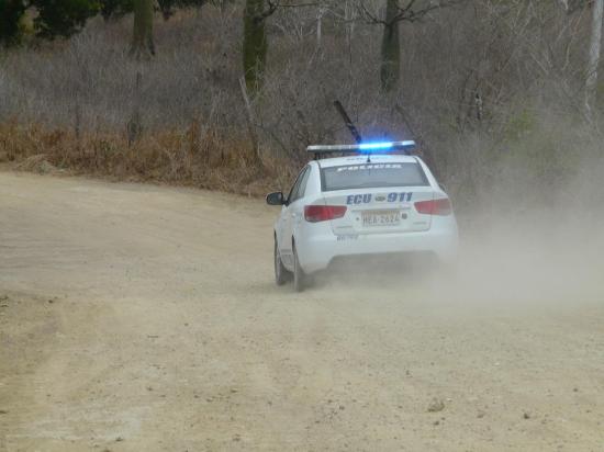 Policía recupera vehículos en un operativo realizado en Montecristi