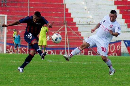 Colón FC vence por 2-1 a Deportivo Quito en el Reales Tamarindos