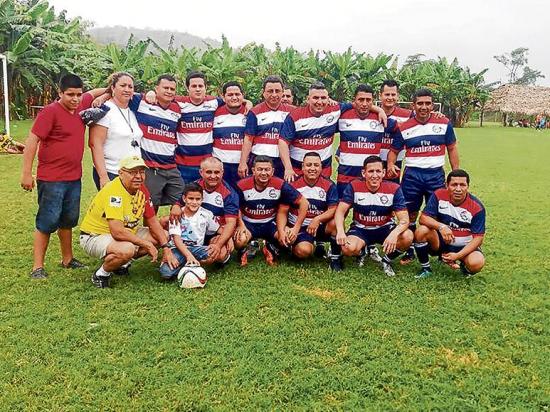 20 Equipos participan en torneo de fútbol de taxistas