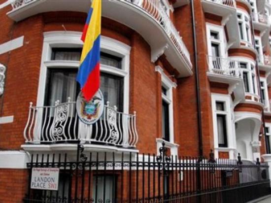 Habrían intentado ingresar a la Embajada de Ecuador en Londres