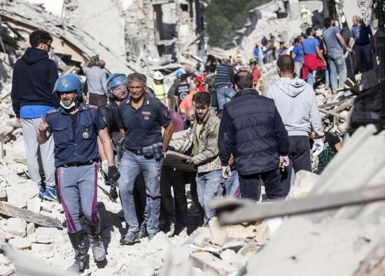 Asciende a 159 la cifra de fallecidos tras el terremoto en el centro de Italia