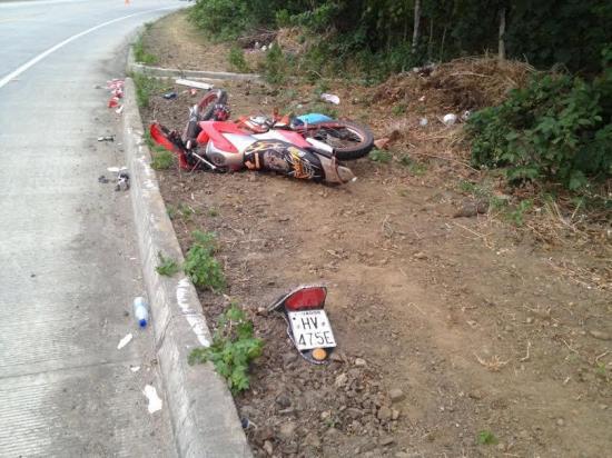 Motociclista muere en la vía Canoa-Jama al perder pista