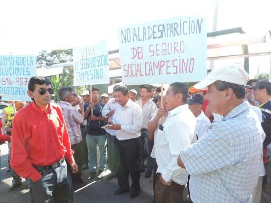 Campesinos participaron en plantón de rechazo por resoluciones del Seguro Campesino