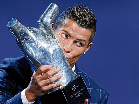 Cristiano Ronaldo,  elegido como el jugador de la uefa