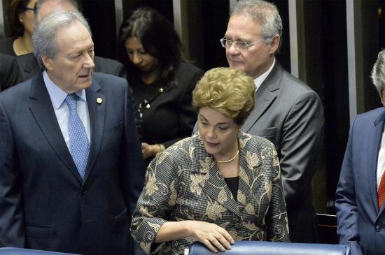 Rousseff llega al Senado para jugar su última carta antes del juicio