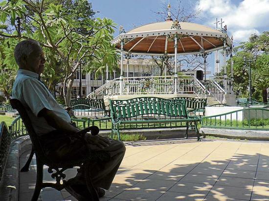 El parque central  vuelve a tener música, wifi y visitantes