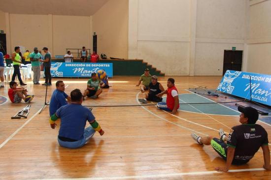Se realizó en Manta el primer Campeonato Provincial de Voleibol sentados