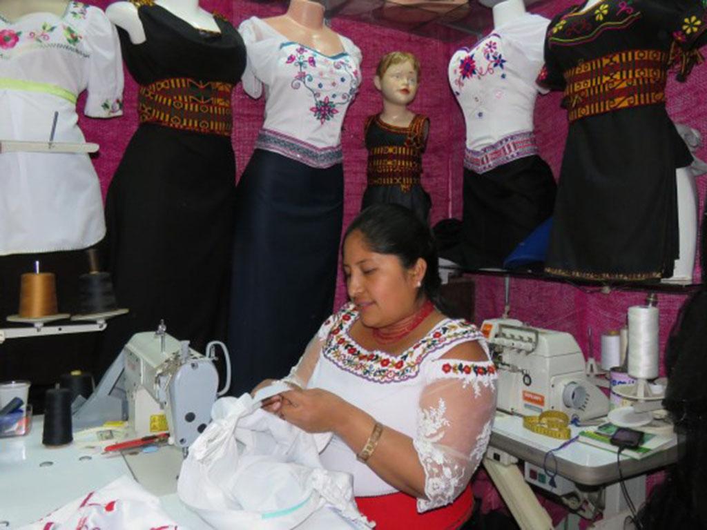 Diseña ropa con esencia indígena | El Diario Ecuador