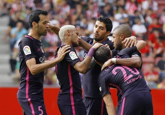 El FC Barcelona golea por 5-0 al Sporting