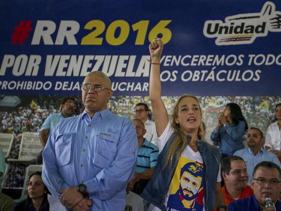 Presionan por el revocatorio contra Maduro