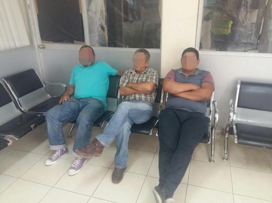Tres detenidos con taxi robado