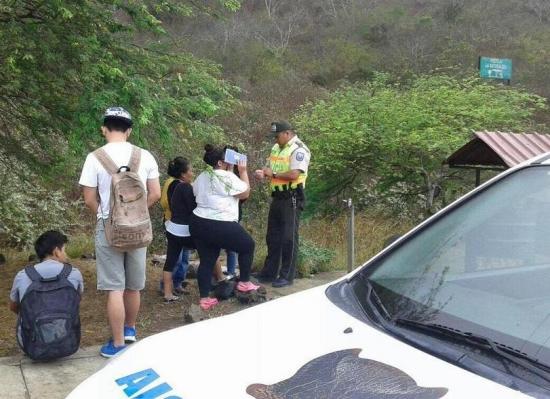 Policía incauta un cuchillo en el cerro de Montecristi