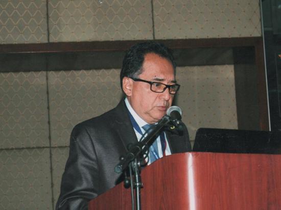 Médico manabita dicta conferencia en evento efectuado en Guayaquil