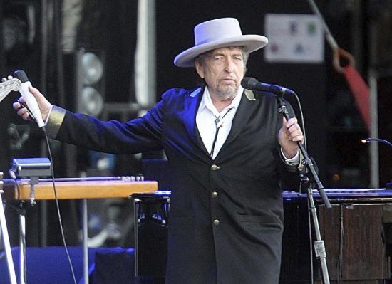 Bob Dylan aceptó el premio Nobel de Literatura en su página web, pero luego rectificó