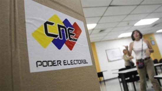 El Poder Electoral de Venezuela paraliza el proceso revocatorio contra Maduro