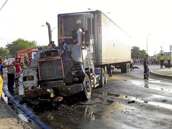 Accidente de tránsito en la vía Portoviejo-Crucita dejó un muerto y un herido