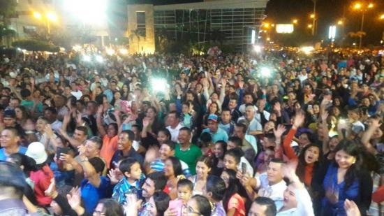 Miles de personas acudieron a disfrutar del 'Festival de las orquestas' en Manta