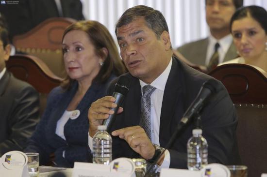 Presidente Rafael Correa defendió ante la Corte Constitucional su propuesta de consulta