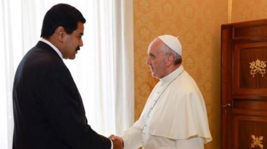 El papa se reúne con Maduro y le pide un 'diálogo constructivo' con la oposición