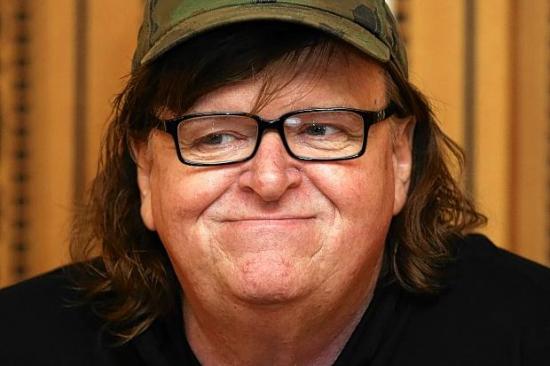 El actor y director Michael Moore vuelve a la polémica con un nuevo documental