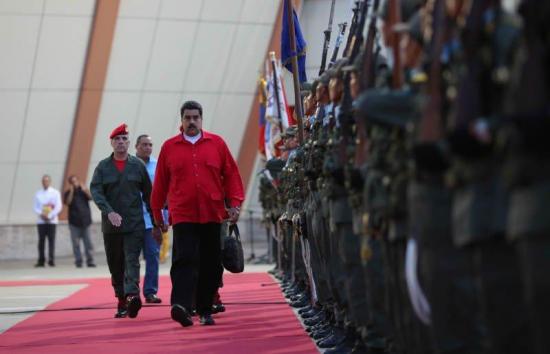 Parlamento venezolano aprueba iniciar un proceso político contra Maduro